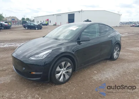 2021 Tesla Model Y Long Range Dual Motor All-Wheel Drive z USA, uszkodzony, nr VIN 5YJYGDEE6MF305973